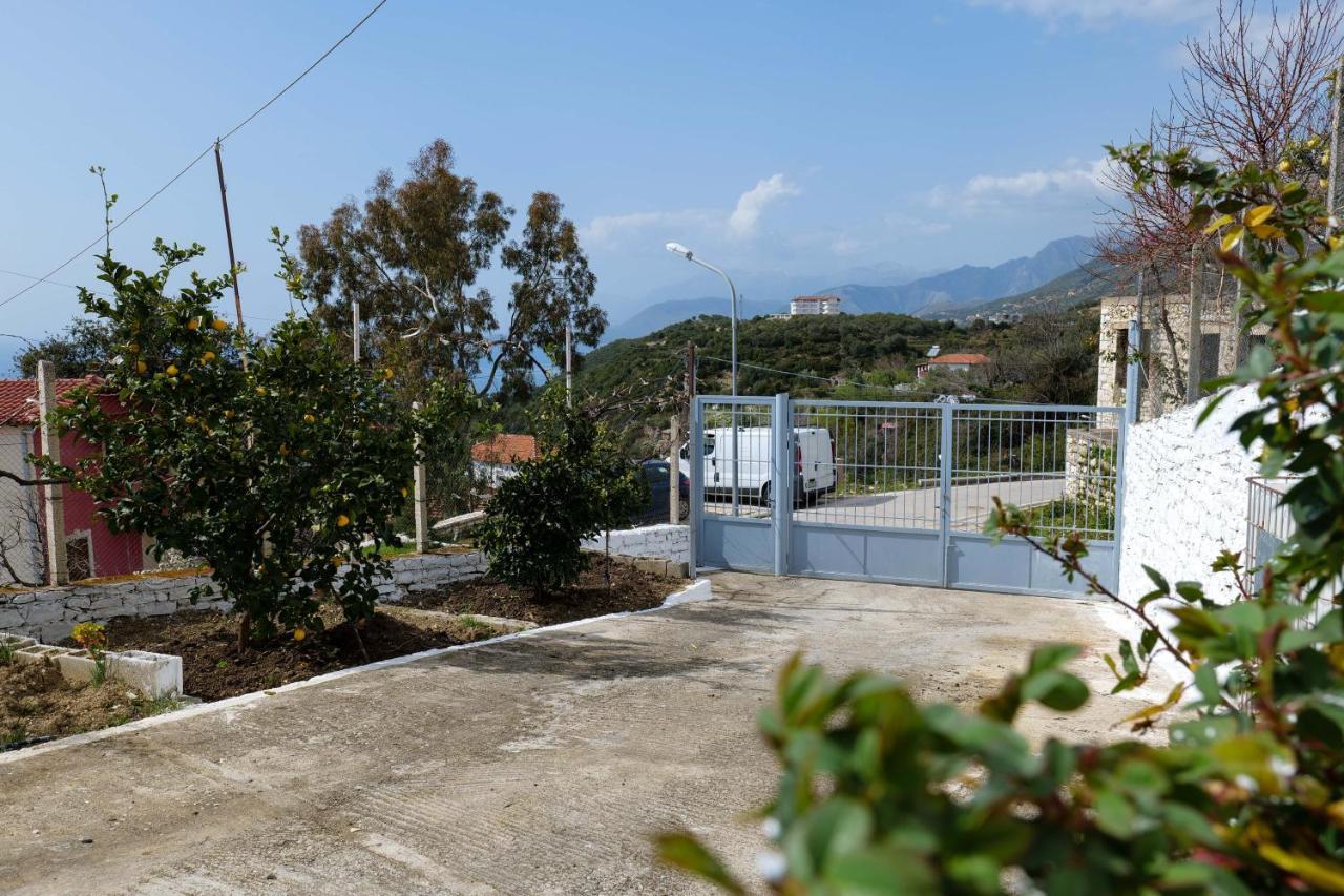 Duka'S House Otel Lukovë Dış mekan fotoğraf